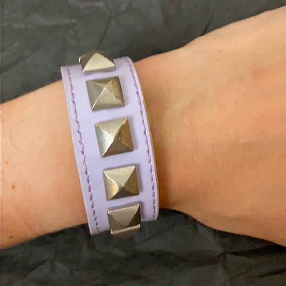 💜 RARE The Marc Jacobs Studded Leather Cuff 💜 - Picture 1 of 8